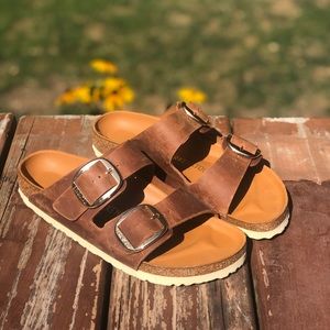 Women’s tan Birkenstock’s